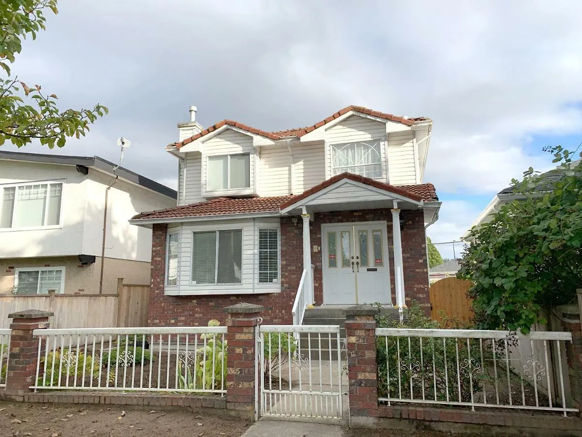 Villa Perfect Location - Tidy & Comfy Suite 5 Mins To Skytrain & Restaurant & Banks, 2 Stops To Metrotown, 5 Stops To Downtown Vancouver Kanada